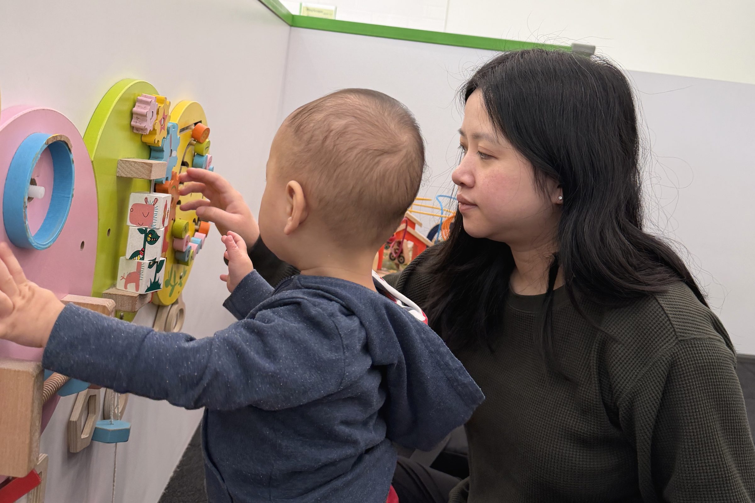Janitta working with a child as a paediatric speech language pathologist